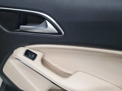 Used 2017 Mercedes-Benz GLA 250 image 16