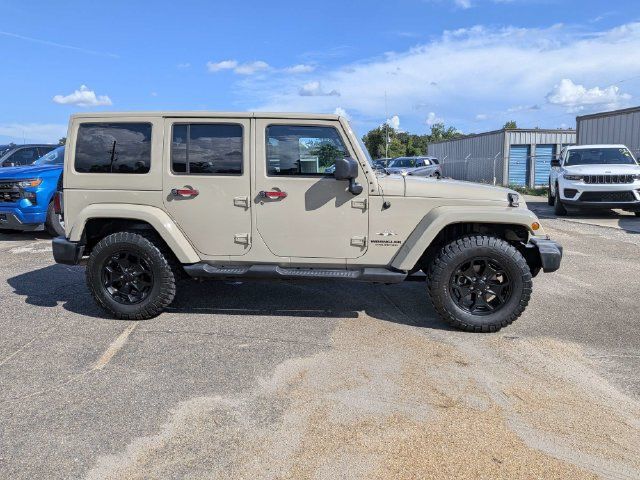 Used 2017 Jeep Wrangler Unlimited Sahara w/ Connectivity Group AWD/4WD image 3