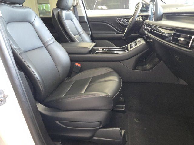 Used 2023 Lincoln Aviator AWD w/ Premium Package image 4