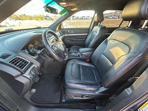 Used 2016 Ford Explorer XLT w/ Equipment Group 202A image 13