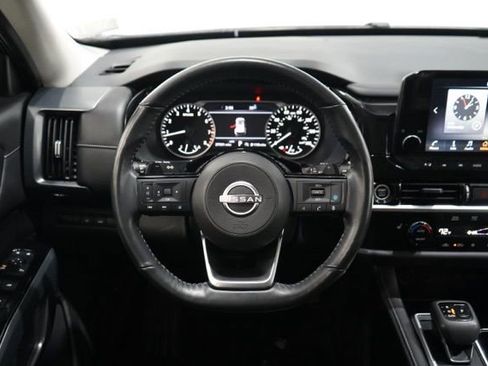 Used 2024 Nissan Pathfinder SL image 13