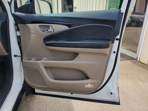 Used 2019 Honda Pilot Touring image 24