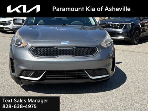 Used 2018 Kia Niro LX image 2