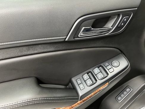 Used 2019 Chevrolet Tahoe Premier w/ RST Edition AWD/4WD image 23