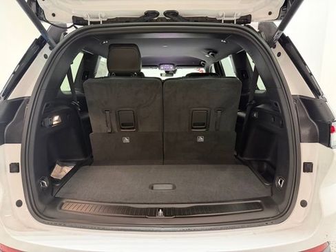 New 2025 Jeep Grand Cherokee L Limited image 9