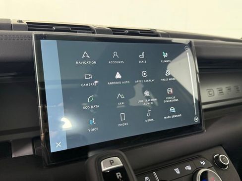 New 2025 Land Rover Defender 110 X image 32