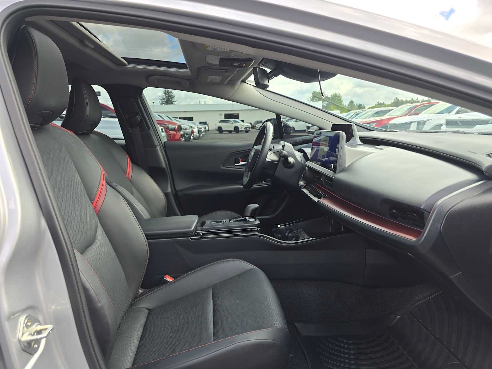 Certified 2024 Toyota Prius Prime FWD image 4