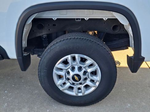 Certified 2025 Chevrolet Silverado 2500 LT w/ Convenience Package AWD/4WD image 16