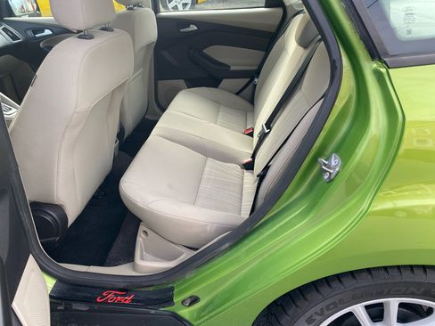 Used 2018 Ford Focus SE w/ Cold Weather Package image 17