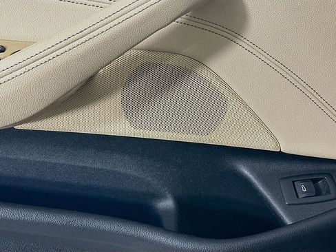 Used 2021 BMW 530i xDrive w/ Convenience Package image 25