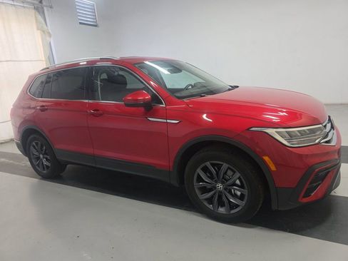 Used 2023 Volkswagen Tiguan SE FWD image 3