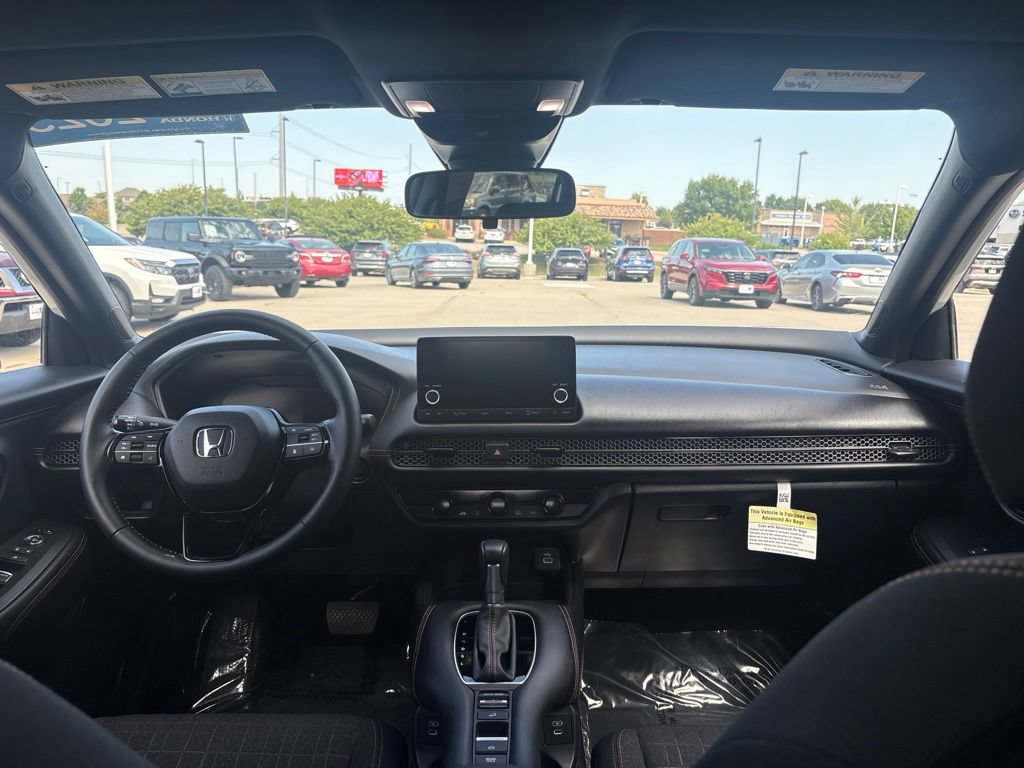 Certified 2025 Honda HR-V Sport image 30