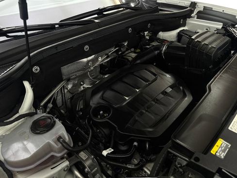 Used 2024 Volkswagen Atlas Cross Sport SE image 77