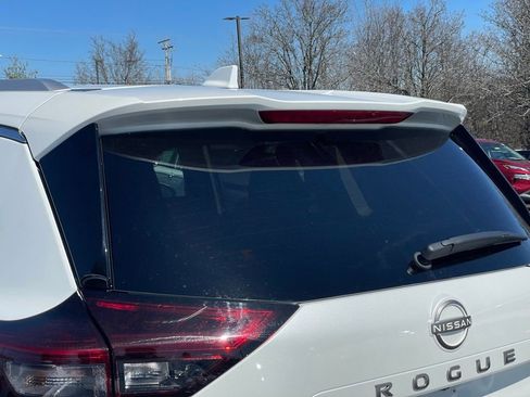 Certified 2024 Nissan Rogue SL w/ SL Premium Package image 32