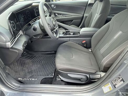 Used 2024 Hyundai Elantra Blue image 15