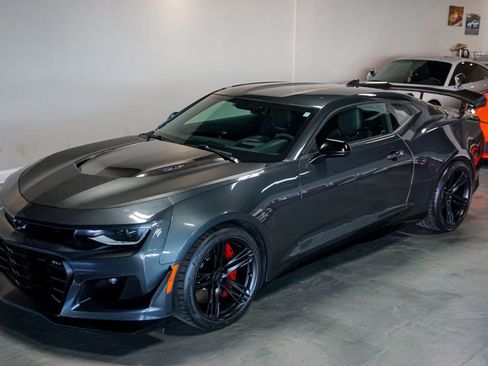 Used 2018 Chevrolet Camaro ZL1 image 64