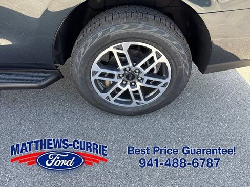 New 2026 Ford Expedition Active AWD/4WD image 17