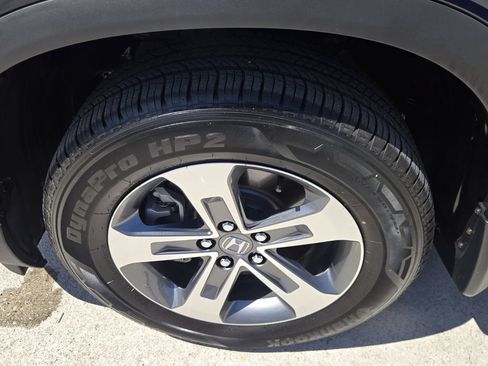 Certified 2025 Honda Pilot EX-L image 9