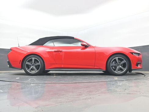 Used 2024 Ford Mustang Convertible RWD image 25