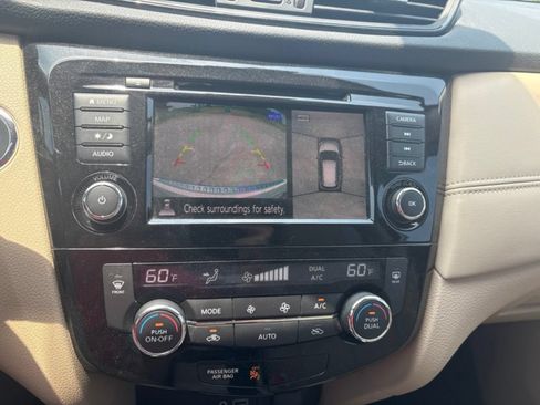 Used 2020 Nissan Rogue SL w/ Premium Package FWD image 12