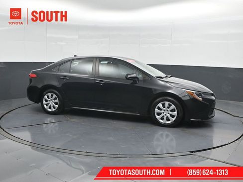 Used 2023 Toyota Corolla LE FWD image 1