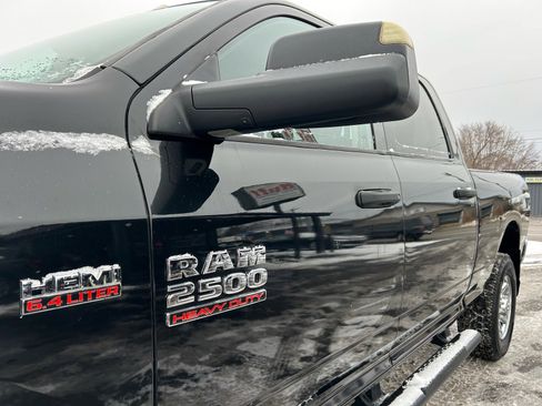 Used 2018 RAM 2500 Tradesman w/ Chrome Appearance Group image 5