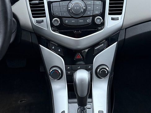 Used 2014 Chevrolet Cruze LT image 14