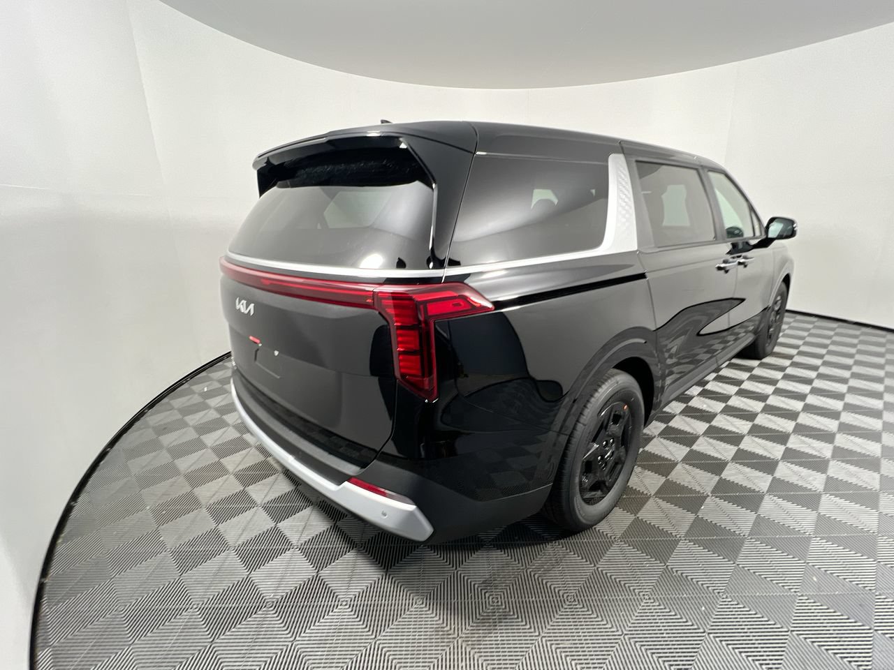 New 2026 Kia Carnival FWD image 3