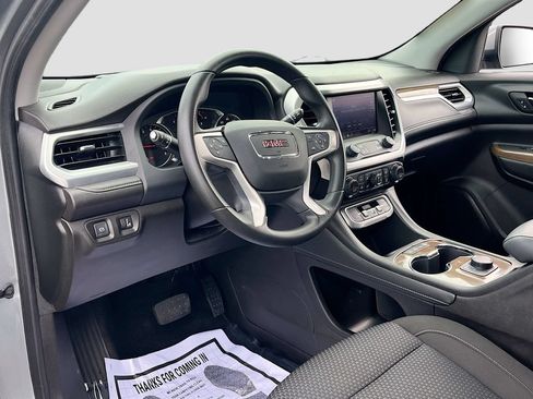 Used 2023 GMC Acadia SLE FWD image 9