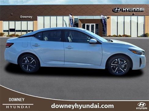 Used 2024 Nissan Sentra SV image 3