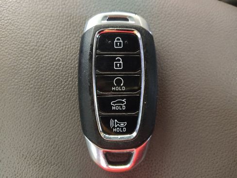 Used 2023 Hyundai Elantra SEL image 32