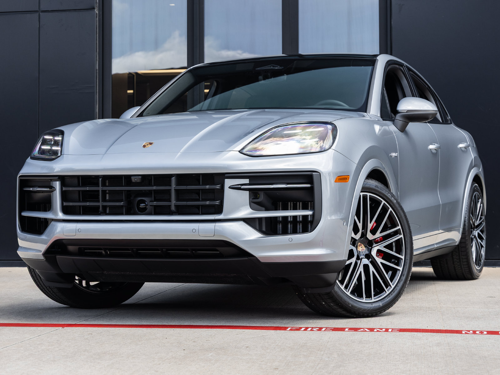 Certified 2026 Porsche Cayenne S AWD/4WD image 1