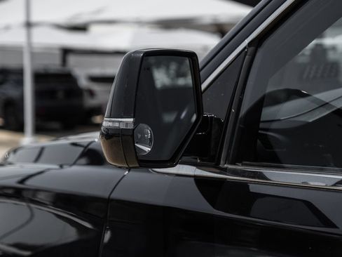 Used 2020 Cadillac Escalade ESV Platinum RWD image 46
