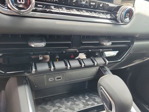 New 2025 GMC Canyon Elevation w/ Convenience Package image 25