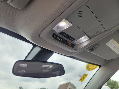 Used 2020 GMC Acadia SLE image 26