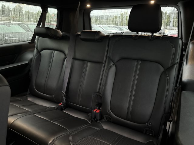 Used 2024 Jeep Wagoneer L Series II RWD image 7