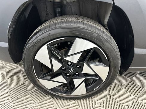 Used 2024 Hyundai Kona Limited image 18