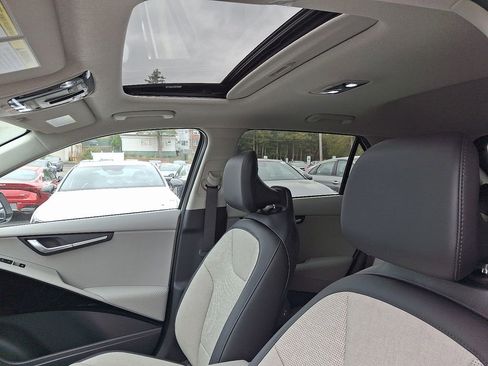 New 2025 Kia Niro Wave w/ Wave Preserve Package image 7