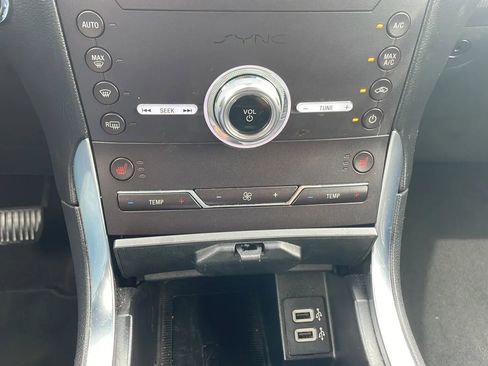 Used 2020 Ford Edge Titanium image 26