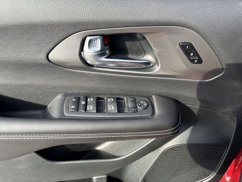 New 2026 Chrysler Pacifica Select w/ S Appearance Package FWD image 21