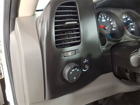 Used 2010 Chevrolet Silverado 1500 W/T image 15