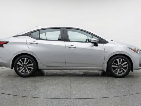 Used 2025 Nissan Versa SV FWD image 11