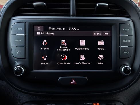Used 2025 Kia Soul LX w/ LX Technology Package FWD image 27