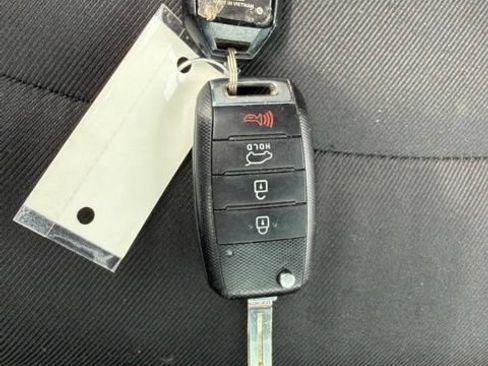 Used 2016 Kia Soul + FWD image 21