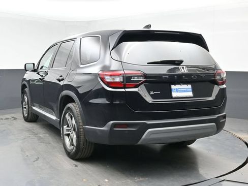 Used 2025 Honda Pilot EX-L image 7