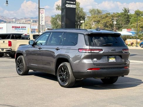 Used 2024 Jeep Grand Cherokee L Laredo AWD/4WD image 5