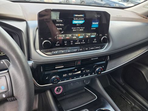 Used 2021 Nissan Rogue Platinum FWD image 24
