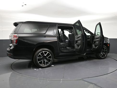 Used 2023 Chevrolet Suburban RST w/ Luxury Package AWD/4WD image 33