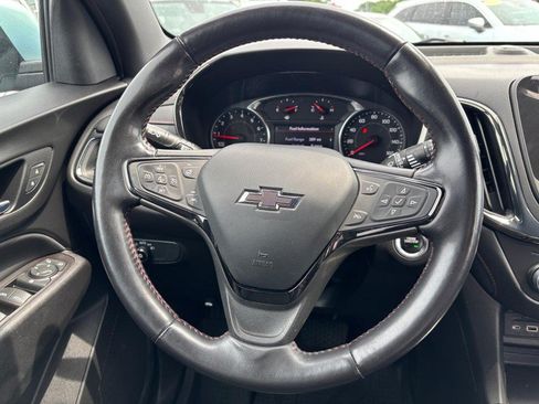 Used 2022 Chevrolet Equinox RS w/ Infotainment Package FWD image 12
