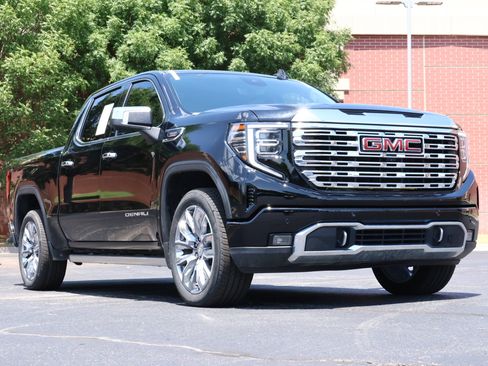 Used 2024 GMC Sierra 1500 Denali w/ Denali Reserve Package AWD/4WD image 1